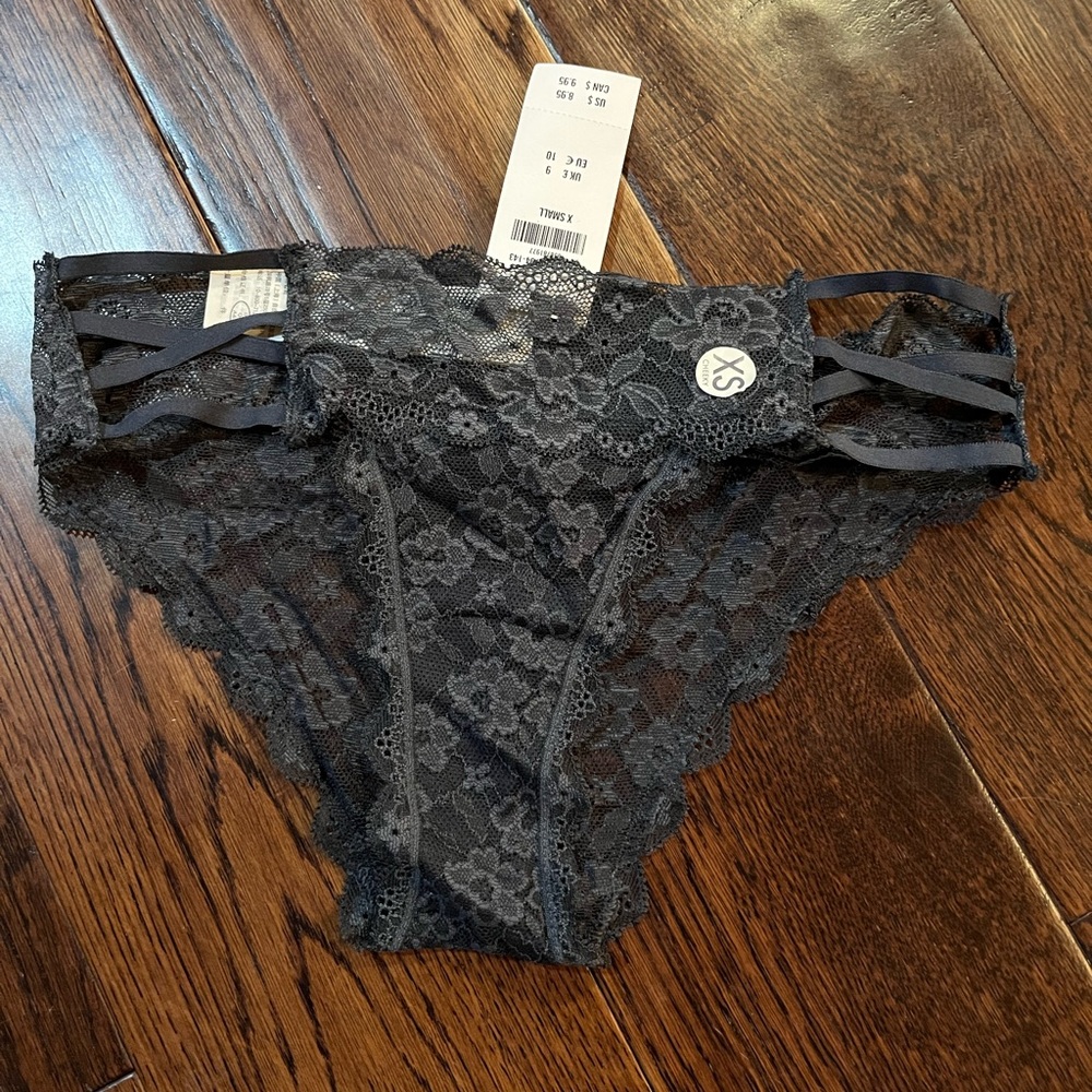 BRAND NEW Gilly Hicks panties